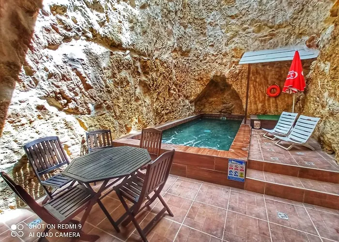 Town House With Private Pool In Village Centre
