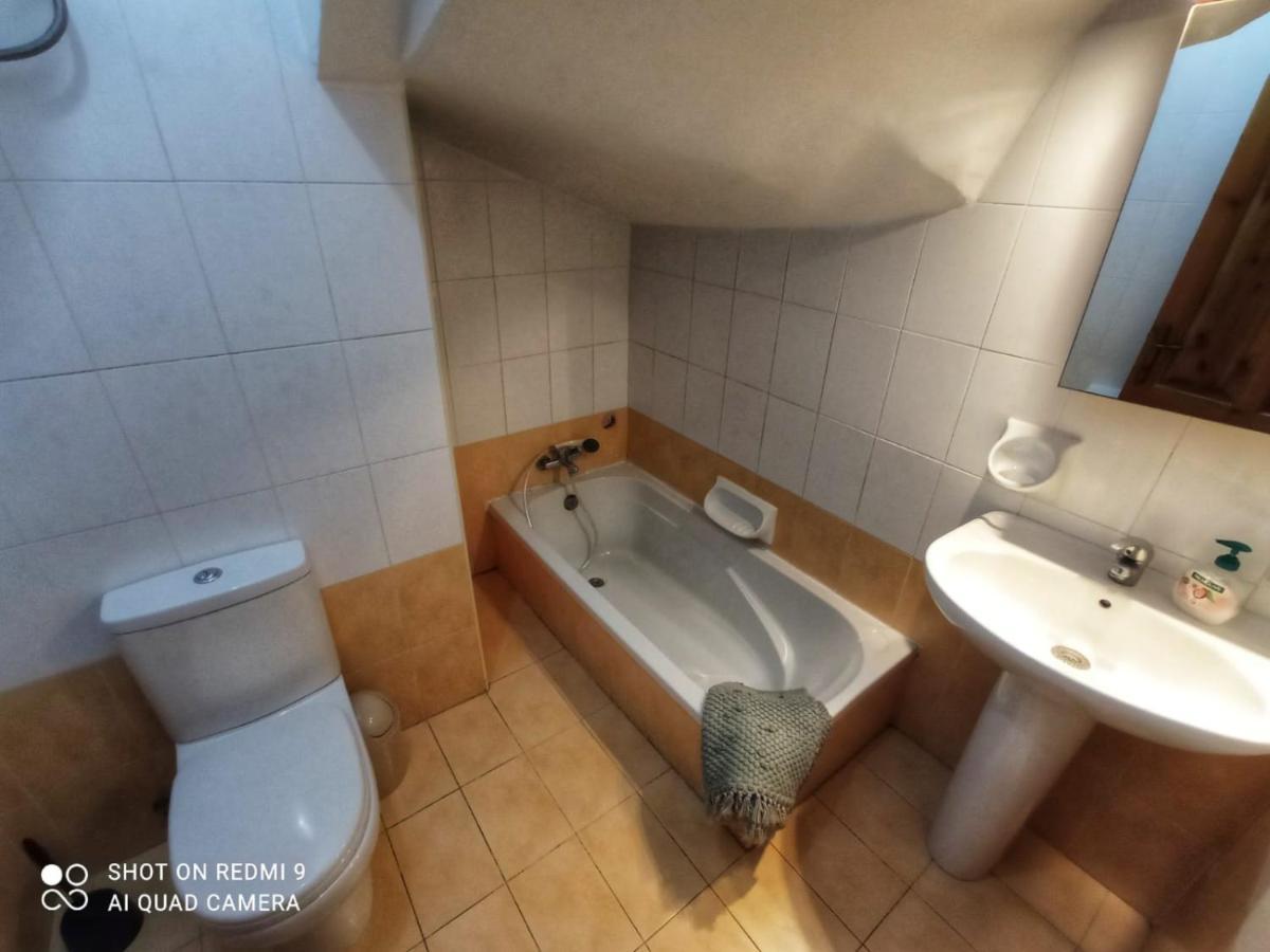 Town House With Private Pool In Village Centre